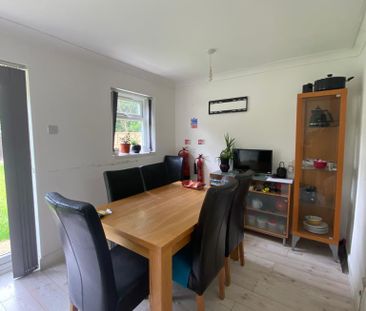 1 bedroom in a house share to rent - Photo 5