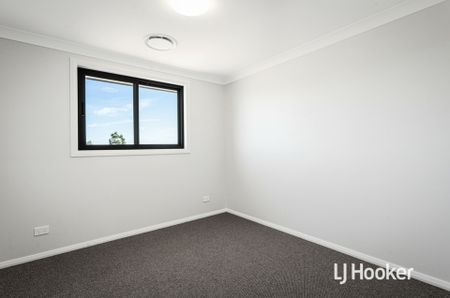Brand New 5 Bedroom Home - Great Location! - Photo 2