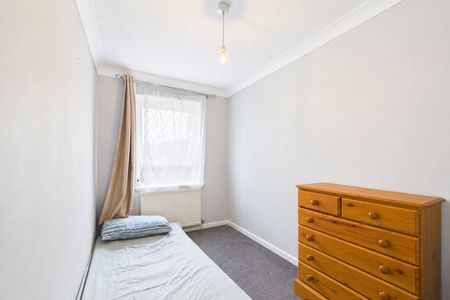 Tuscan Close, Tilehurst, Reading, Berkshire, RG30 - Photo 2