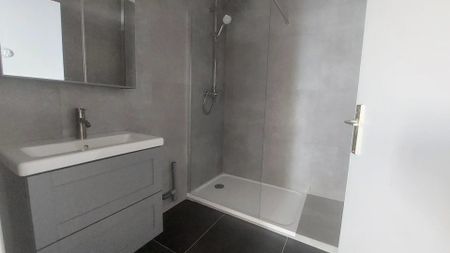 Location Appartement 3 pièces 52m² NICE 06300 - Photo 5