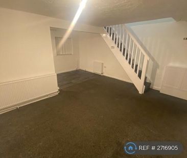 2 bedroom semi-detached house to rent - Photo 6