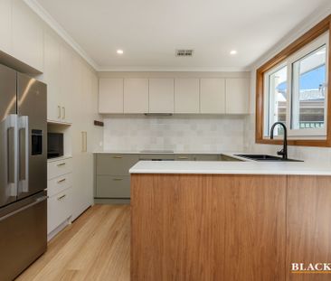 308 Southern Cross Drive, Macgregor ACT 2615 - House For Rent | Domain - Photo 4