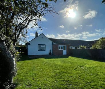 Bungalow to rent on - Photo 2