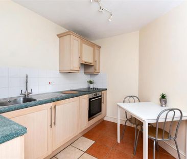 1 bedroom flat to rent - Photo 6