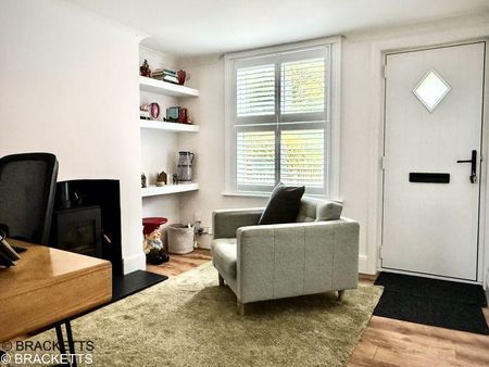 2 bedroom semi-detached house to rent - Photo 4