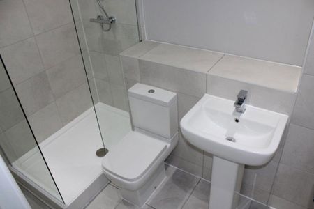 2 bedroom flat to rent - Photo 4