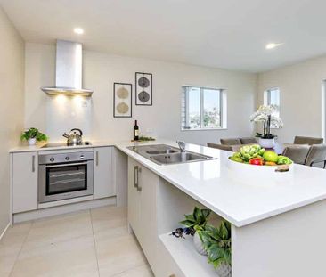 Modern 3-Bedroom Home with Flexible Living – Close to Train Station... - Photo 2