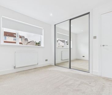 4 bedroom detached house to rent - Photo 3