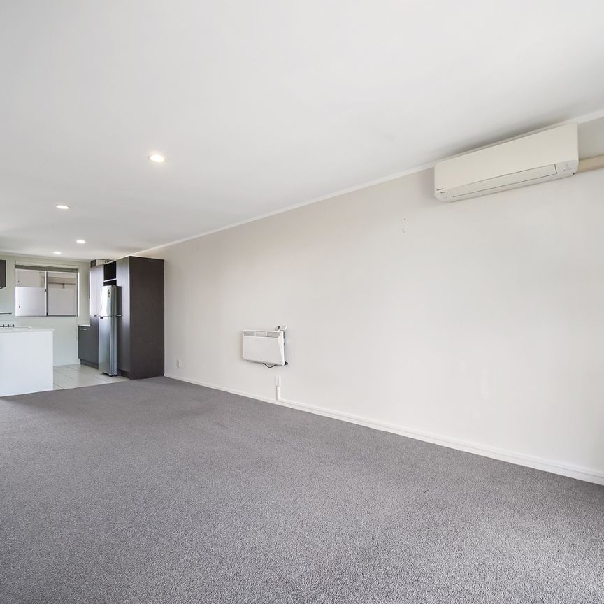 Great Onehunga Apartment Living - Photo 1