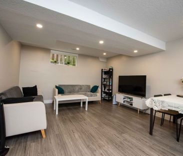 For Lease - 34 Peach Blossom Crescent Unit# 2, Kitchener, Ontario - Photo 4