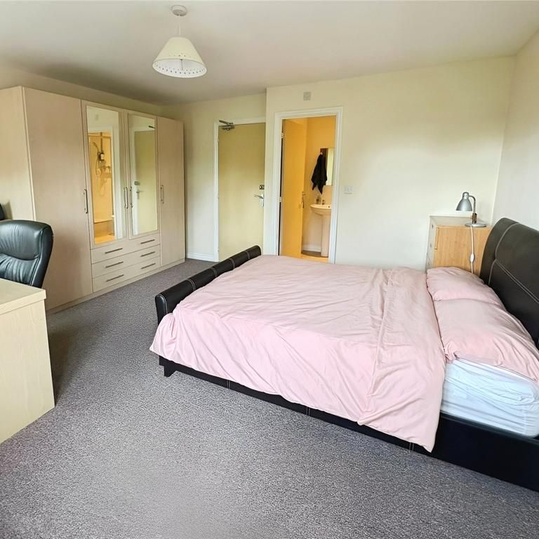 1 bedroom in a house share to rent - Photo 1