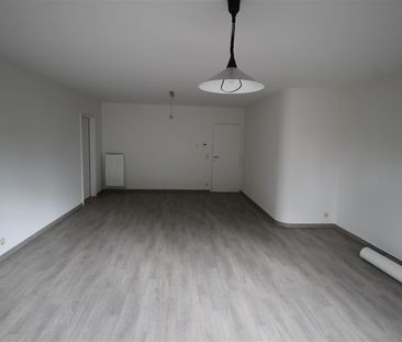 Een gerenoveerd instapklaar appartement op de eerste verdieping lin... - Foto 4