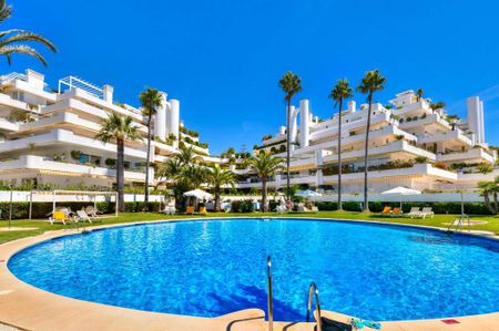 3 room luxury Apartment for rent in Marbella, Andalusia - Photo 4