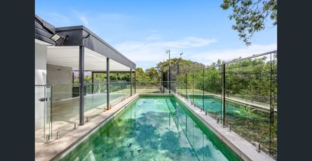 Spacious Modern Family Home with Pool and Tennis Court - Photo 5