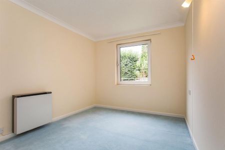 1 bedroom retirement property to rent - Photo 4