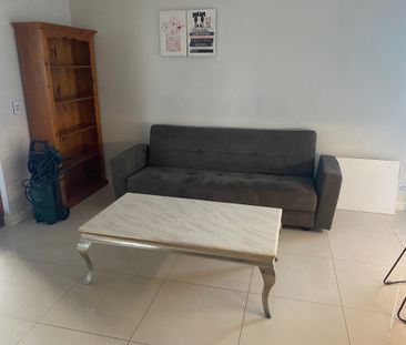 Beverly Hills - Photo 2