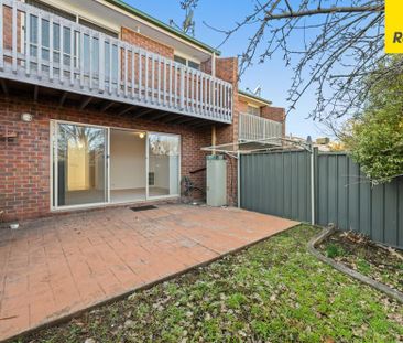 Appealing Mawson Townhouse - Photo 2