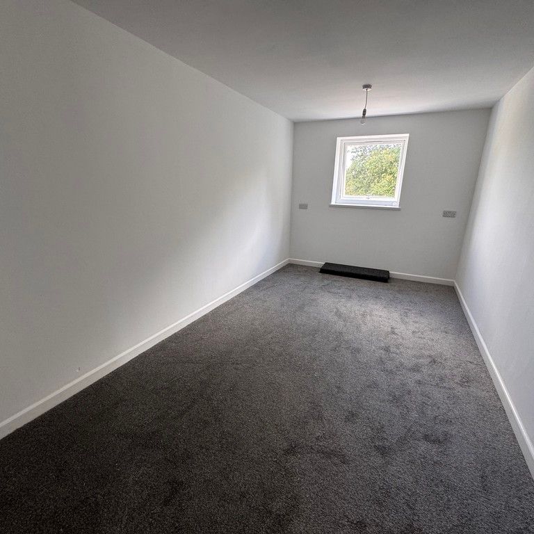 Broadmeadow Flats, Warstones Drive, Wolverhampton - Photo 1