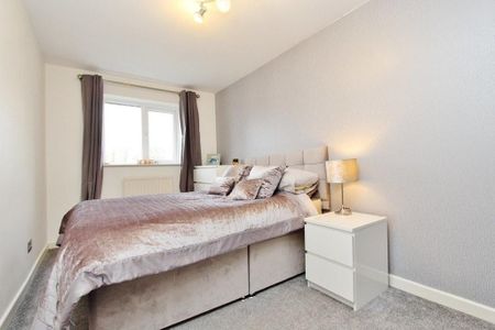 4 bedroom detached house to rent - Photo 4