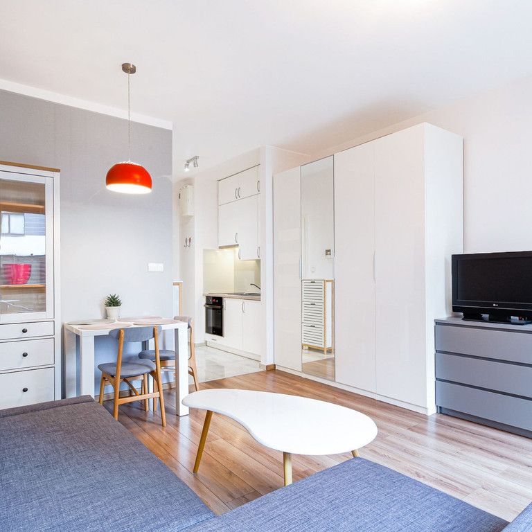 Warszawa, Wola, Sztuk Pięknych - Photo 1