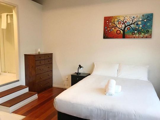 Private Room with Ensuite in Wellington CBD - Photo 1