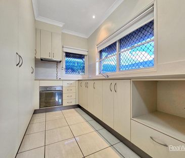 Quality, Comfort & Security! Beautifully appointed, renovated unit ... - Photo 4