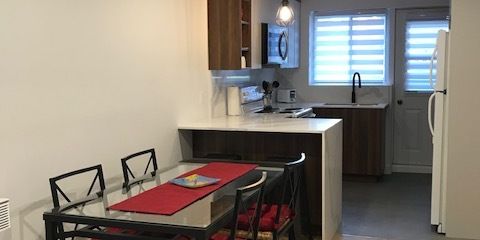 Grand 4 1/2 Meublé Et Entièrement Rénové - Photo 3