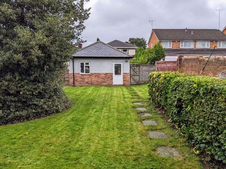 4 bedroom detached house to rent - Photo 4