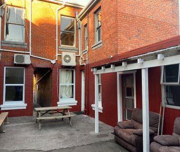 10 BEDROOMS - CENTRAL CAMPUS - Photo 6