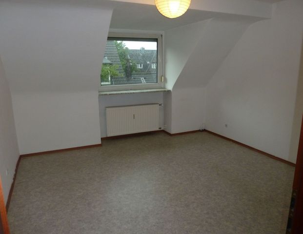 Kleine, gemütliche DG-Wohnung mit Duschbad im Südostviertel. - Foto 1