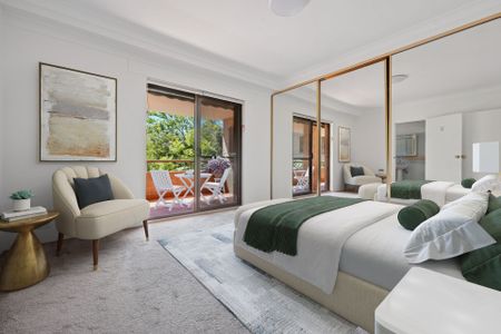 Family sized and secluded with two garages - Photo 2