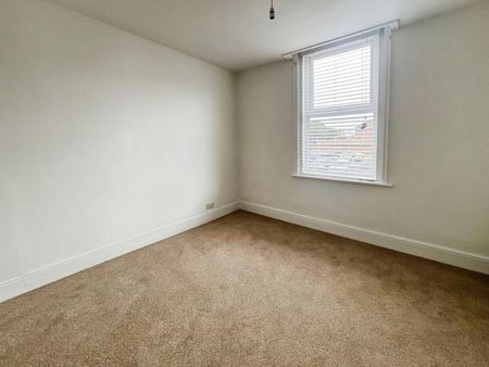 2 bedroom Flat To Let - Photo 5