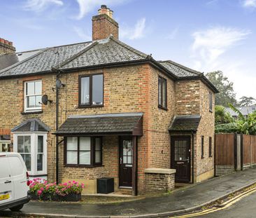 Alexandra Road, Englefield Green, Egham, Surrey, TW20 0RR - Photo 3