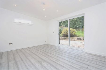 3 bedroom detached house to rent - Photo 3