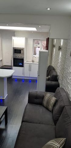 4 bedroom house to rent - Photo 3