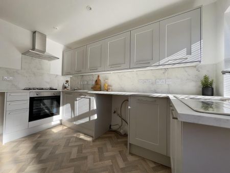 1 bedroom in a house share to rent - Photo 4