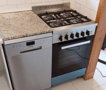 2 Bedroom Terrace for Rent in Brunswick - Photo 5