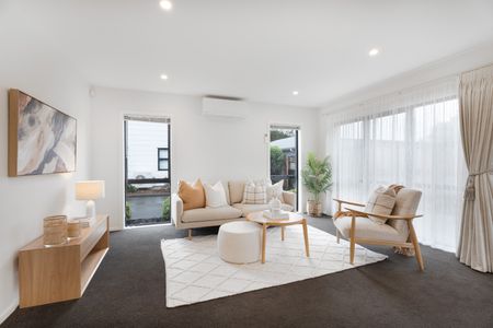 10 Okoutu Lane, Moera - Photo 2
