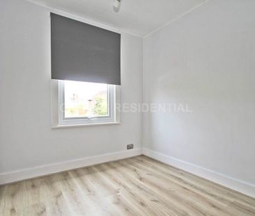4 bedroom semi-detached house to rent - Photo 6