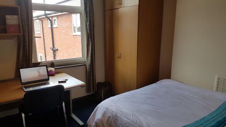 6 bedroom flat to rent - Photo 3