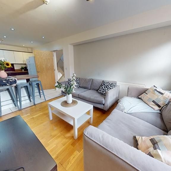 7 bedroom terraced house to rent - Photo 1