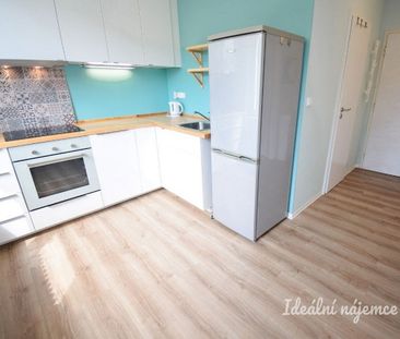 Pronájem bytu 1+1 32 m² - Photo 1