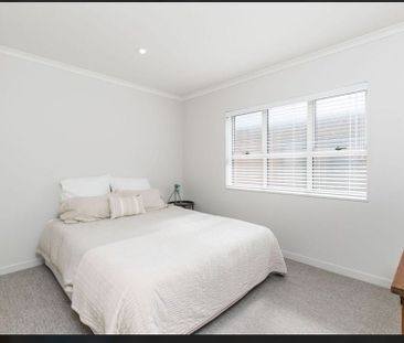 Charming Stonefields Townhouse! - Photo 3