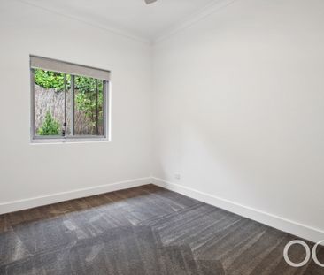 Open the Door to Elegant Living in Mitcham's Leafy Heart - Photo 3