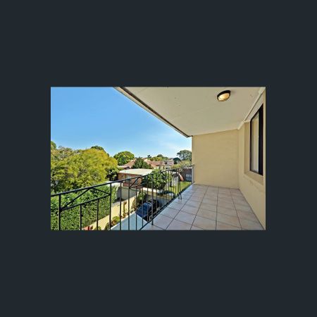 Bright, Contemporary One Bedroom Apartment In The Heart of Annandale - Photo 3