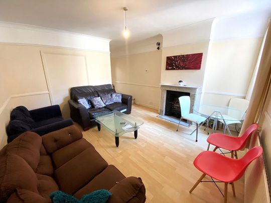 4 bedroom terraced house to rent - Photo 1