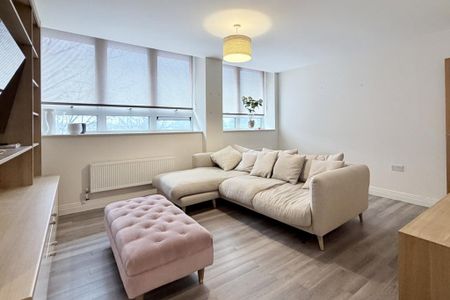 2 bedroom flat to rent - Photo 2