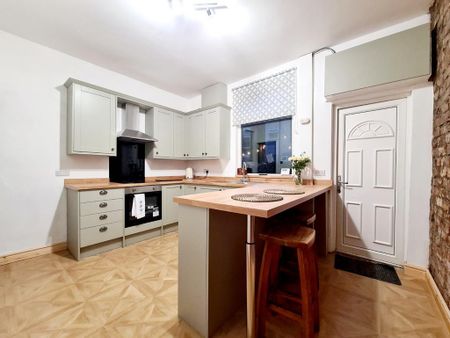 2 bedroom terraced house to rent - Photo 3