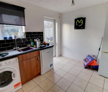 2 bedroom detached house to rent - Photo 5