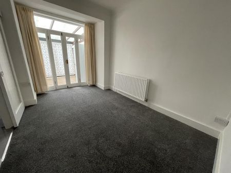 2 bedroom semi-detached bungalow to rent - Photo 5